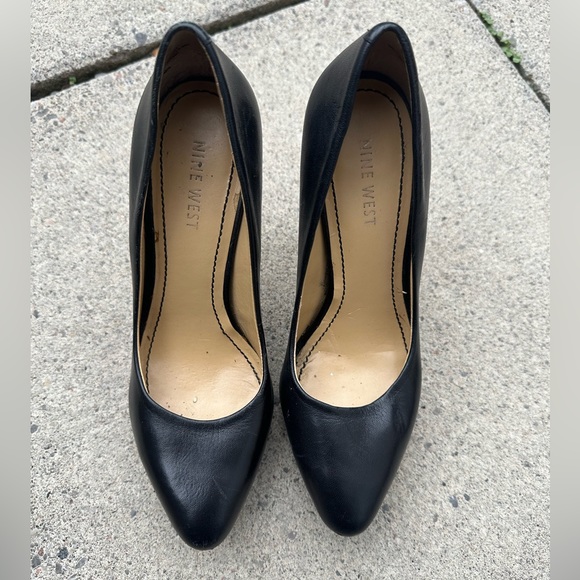 Nine West Platform Black Pumps (Size 6) - Picture 2 of 3